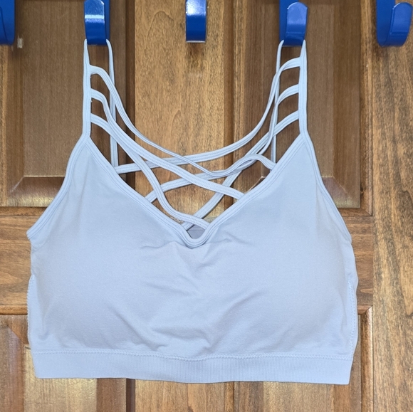 Zenana: NIB, +Size, Seamless Crisscross Front Bra top w/Removable pads, Ash Blue - Picture 3 of 11